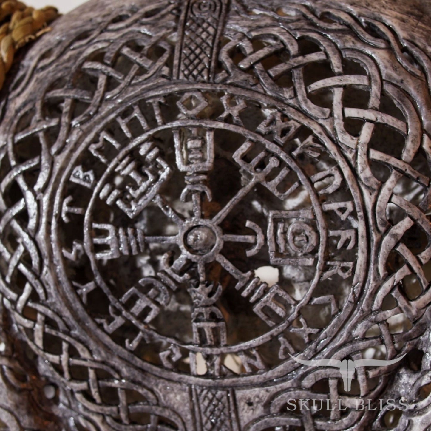 Hand Carved Longhorn Skull - Gray Vegvísir